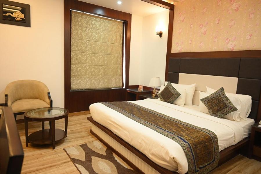 Square Inn Hotel,Varanasi Exterior foto
