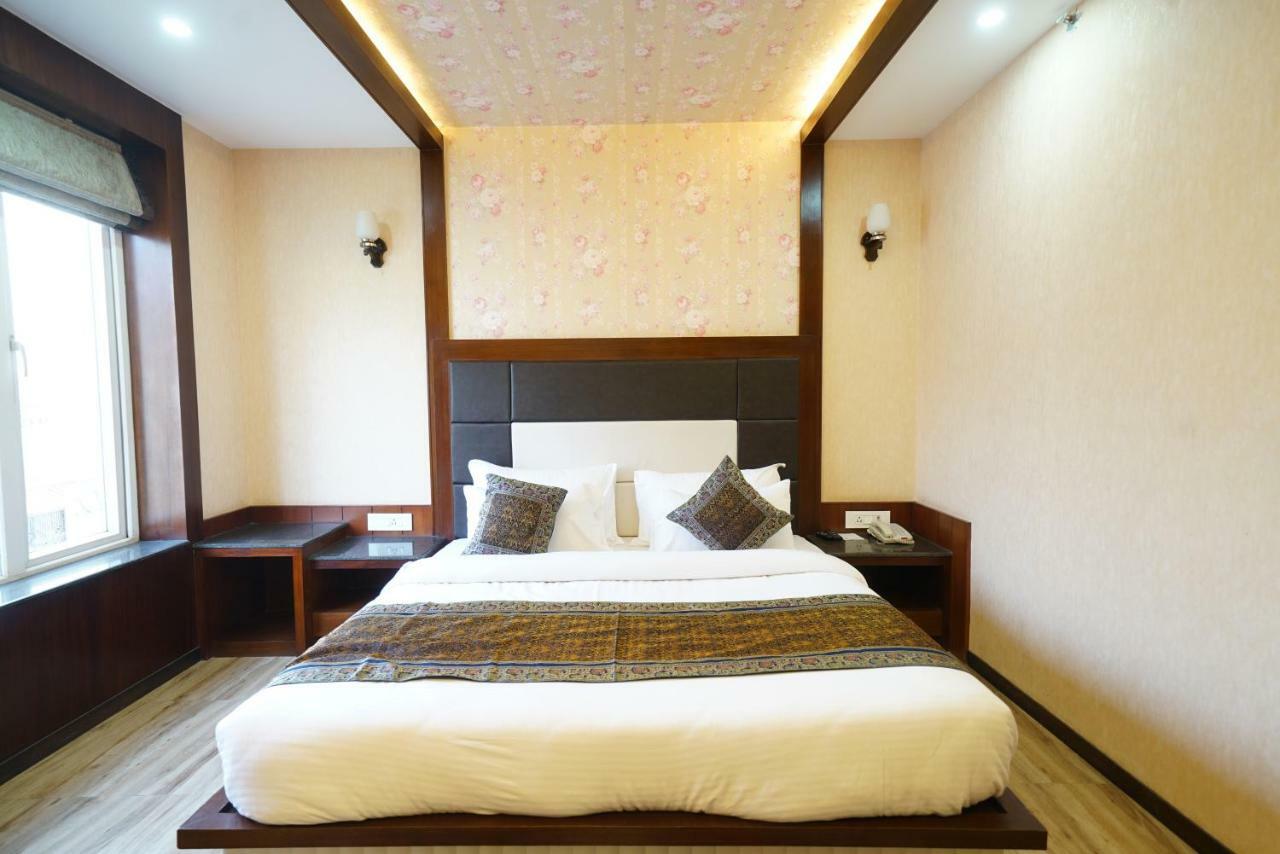Square Inn Hotel,Varanasi Exterior foto